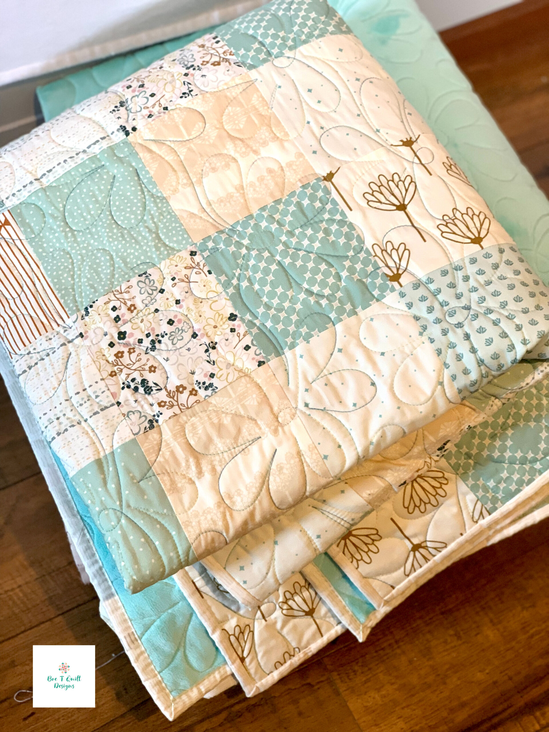 Folded blue and white free patchwork quilt pattern