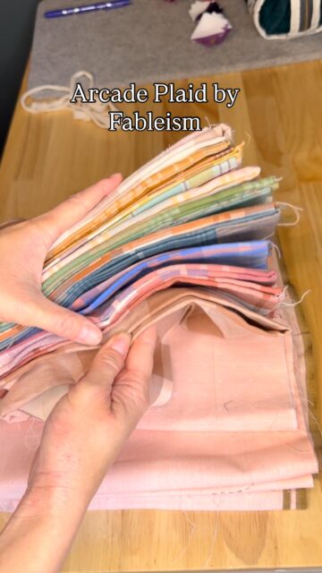 Starting a new quilt project over here this weekend! This one will be a Christmas present that I can actually share. 

Isn’t that the worst? I’m doing a ton of secret sewing over here trying to get ready for the big day.  And it’s killing me that I can’t share with you yet. 

If you’re looking for gift ideas, I’ve just posted a new blog post with free patterns and ideas. The link is in my bio as is the link to this Bare Roots quilt pattern. ❤️

#handmadechristmas #handmadechristmasgifts #quiltersgonnaquilt