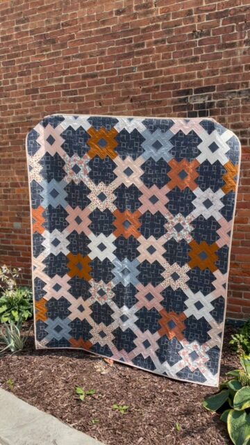 I love a good throwback! 🤍

I always have big quilting plans for the summer… and then summer happens. 😅 Between 4h fair, kids, and all the things, my sewing time definitely slows down.

Good thing my camera roll is full of finished quilts to keep me inspired until I can get back to the sewing machine!

So tell me… are you getting any quilting done this summer, or are you waiting for cooler weather and back-to-school season before you dive back in? 🪡

Pattern: Clover Fields
Fabrics: fabric mash up @artgalleryfabrics 
Backing: mammoth flannel @robertkaufman 
Quilting: custom by @kellyannquilts 

#quilter #quiltersgonnaquilt #quiltsofinstagram #quiltpattern #quilting