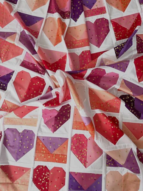 This quilt is perfection ❤️

I asked my newsletter if I should assemble it ombré or scrappy style.  They chose scrappy and obviously knew what they were talking about. 💅🏻

Pattern: Love Letters
Fabric: I Heart Ombré @vchristenson @modafabrics 

#heartquilt #valentinesquilt #quiltpattern #ombrequilt #quilt