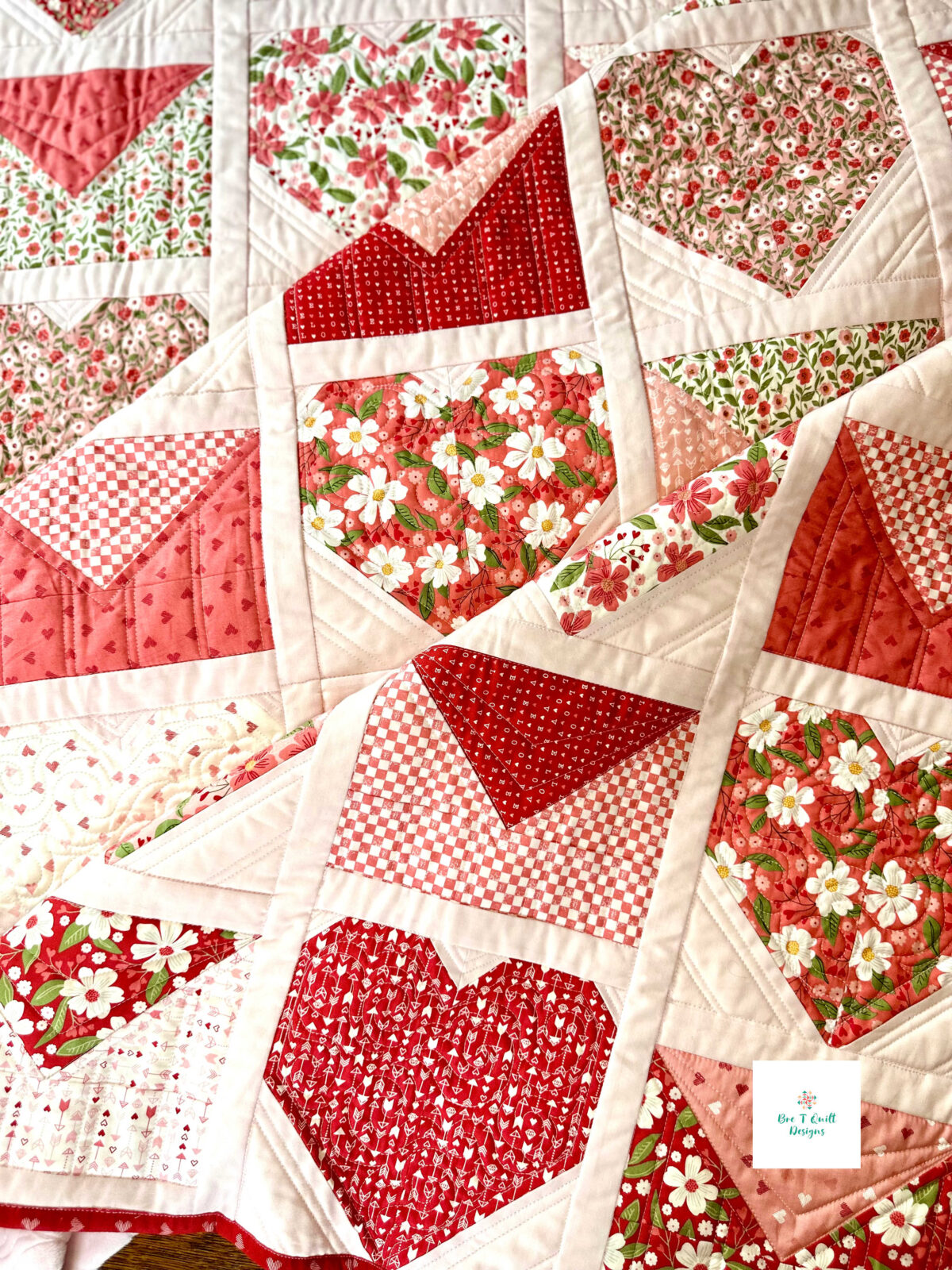 Close-up of custom quilting on the Love Letters Valentine’s Day heart quilt pattern by Kelly Borns
