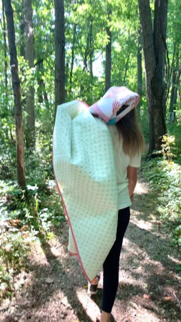 Throw back to this beautiful quilt that gives all the summer day vibes on this chilly morning. 

Hope you all have a wonderful weekend! 

Pattern: Rough Cut Diamonds
Fabric: Break of Day @sweetfireroad 

#roughcutdiamondsquilt #quiltpattern #quilting #quiltsinthewild quiltsofinstagram