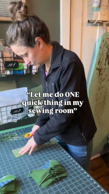 Have you ever went into the sewing room to do “one quick thing” and somehow emerged hours later with an entire quilt top 😂

Honestly this pattern is the perfect weekend stash buster project for just this occasion. It’s fast to cut out, easy to chain piece, and minimal trimming. What’s not to love 💕 

Pattern: Picnic Quilt (linked in bio)
Fabric: Blueprint @thimbleblossoms @modafabrics 

#picnicquilt #modernquilt #modafabric #quiltersgonnaquilt #quiltingfun