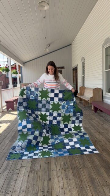 Hours of work. 
Countless seams. 
A few mistakes. 

Worth it? 100%! 

Ready to make your own? Head to my shop and grab a pattern! 

Pattern: picnic quilt
Fabric: blueprint 

#quilter #quiltpattern #quilted #quilting #quiltlove