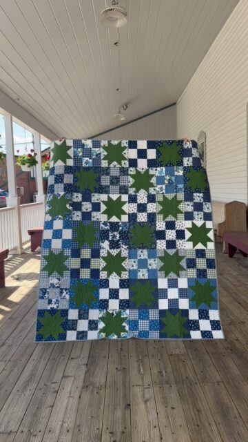 I want to see your favorite quilt finish this summer, show me in the comments!

This is mine! Picnic Quilt pattern in @modafabrics Blueprint fabric!